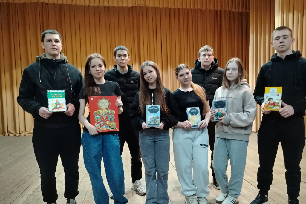 Литературный час «В. П. Некрасов: путешествие в мир поэзии и прозы»