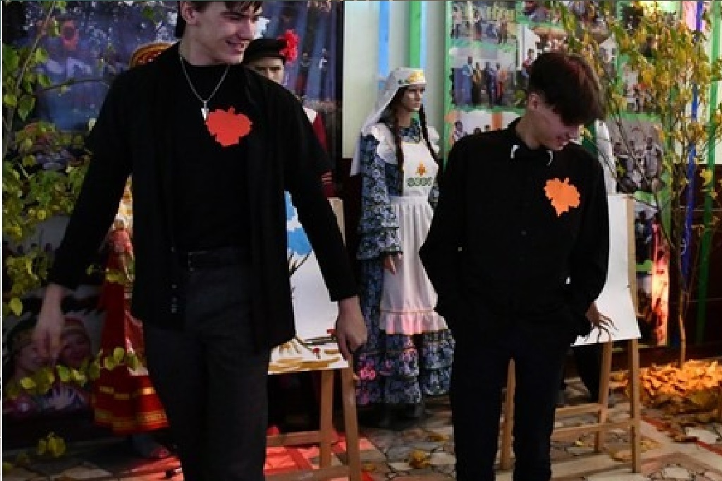Программа «В кругу своих»