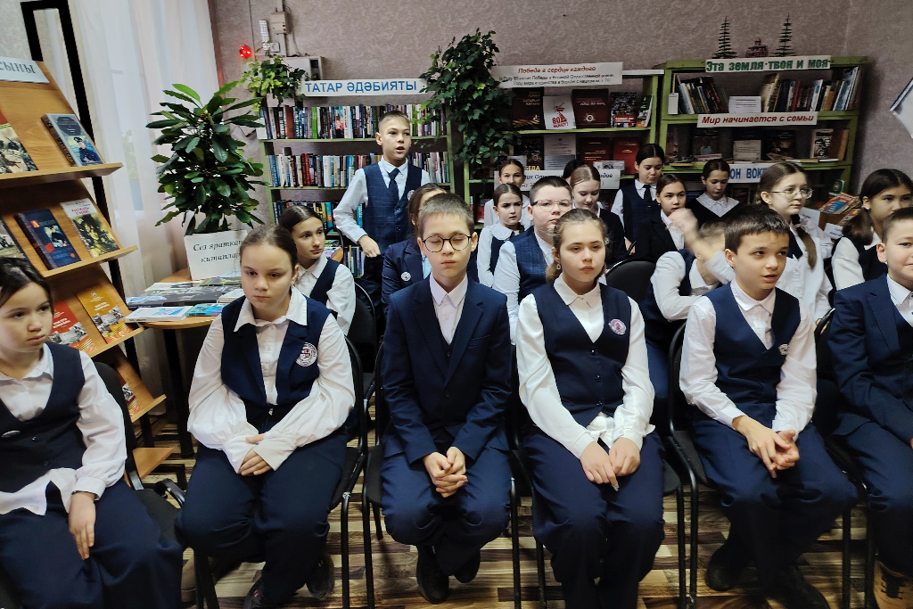 Час славы "Мой родной город: всё для фронта, всё для победы"