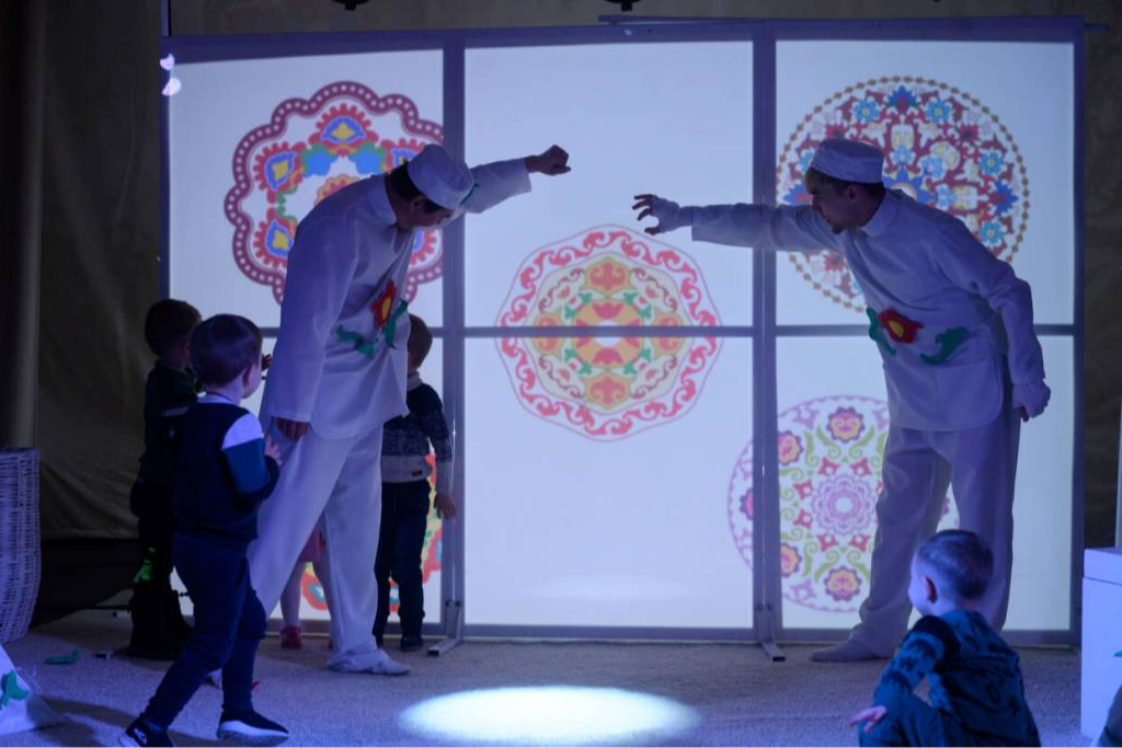 «Татарский орнамент. Ожившие узоры» / Бэби - спектакль А.Садриева