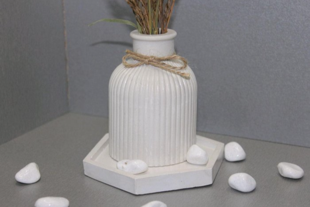 Мастер-класс «Декоративная ваза из гипса»