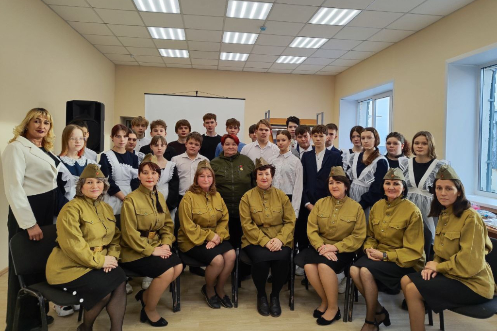 Литературный час «Стихи, рождённые войной»