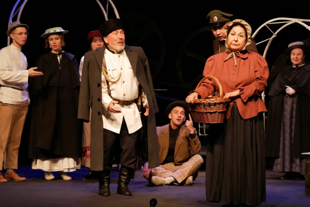 Спектакль «Осколки» / «Кыйпылчыклар»