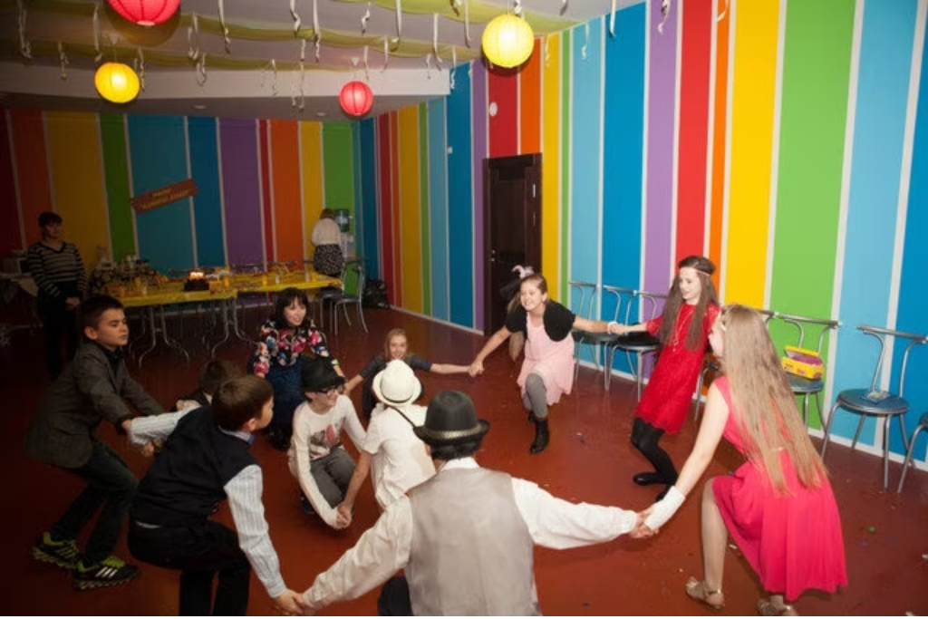 афиша Центр праздников "УРАДУГИ" ул. Дубровинского, 45а