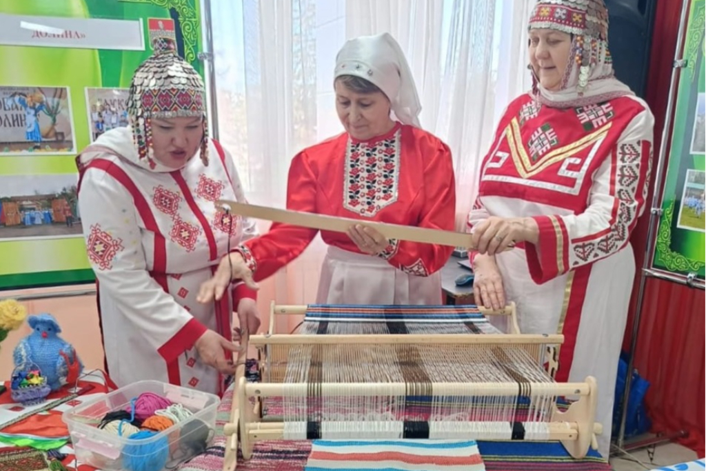 Мастер-класс «Полотно на ткацком станке»
