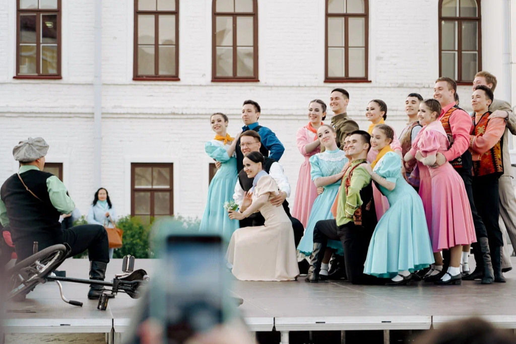 Концертная программа "Домой с Победой"