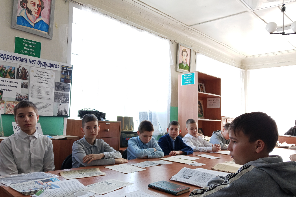 Литературный час «Певец дружбы народов»