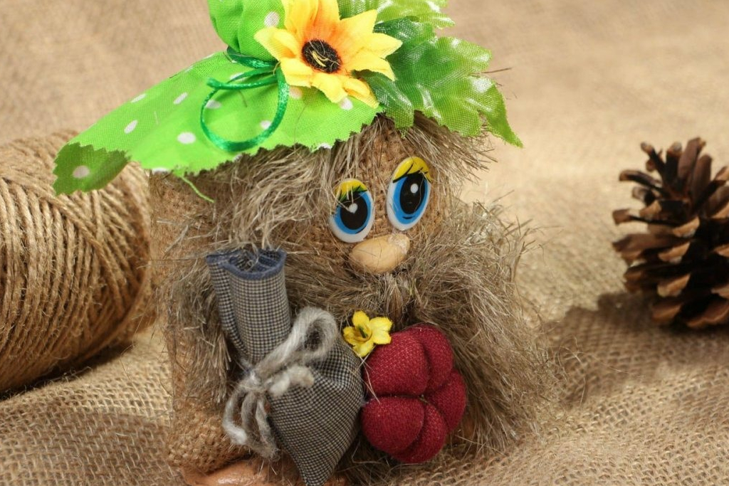 Мастер-класс «Домовёнок из мешковины»