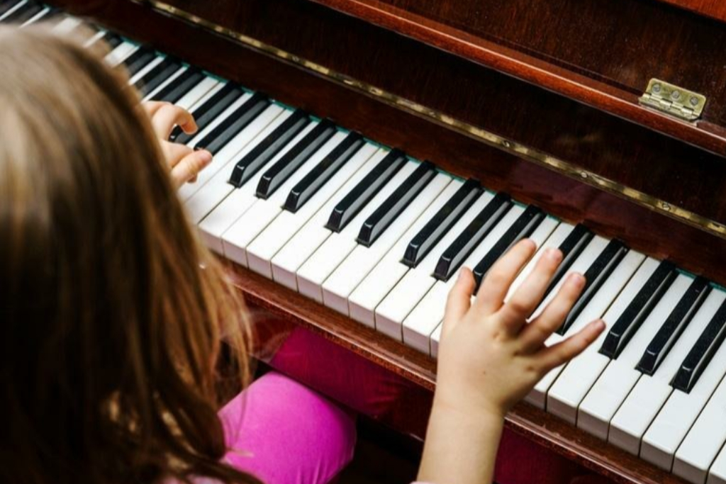 Мастер-класс «Разбор пьес на начальном этапе обучения в классе фортепиано»