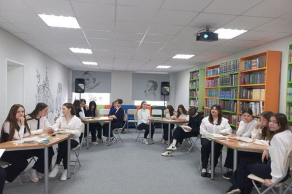Программа «По книжному морю – под парусом лета»