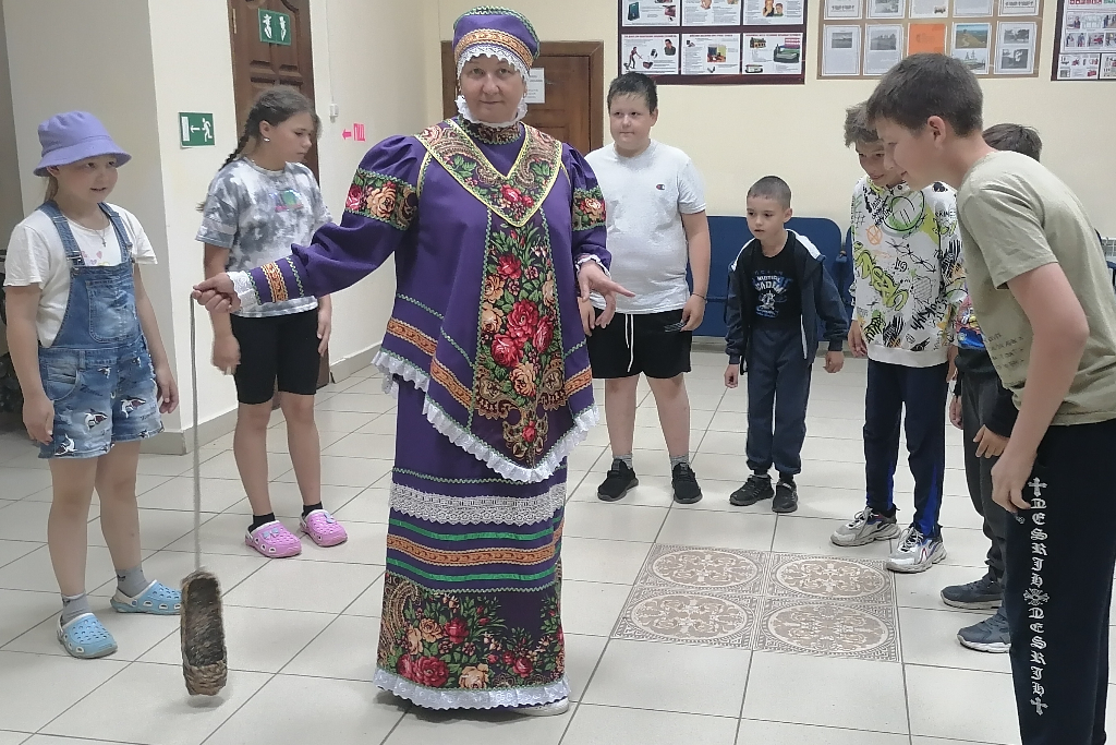 Конкурсно-игровая программа «Во что играли наши бабушки»