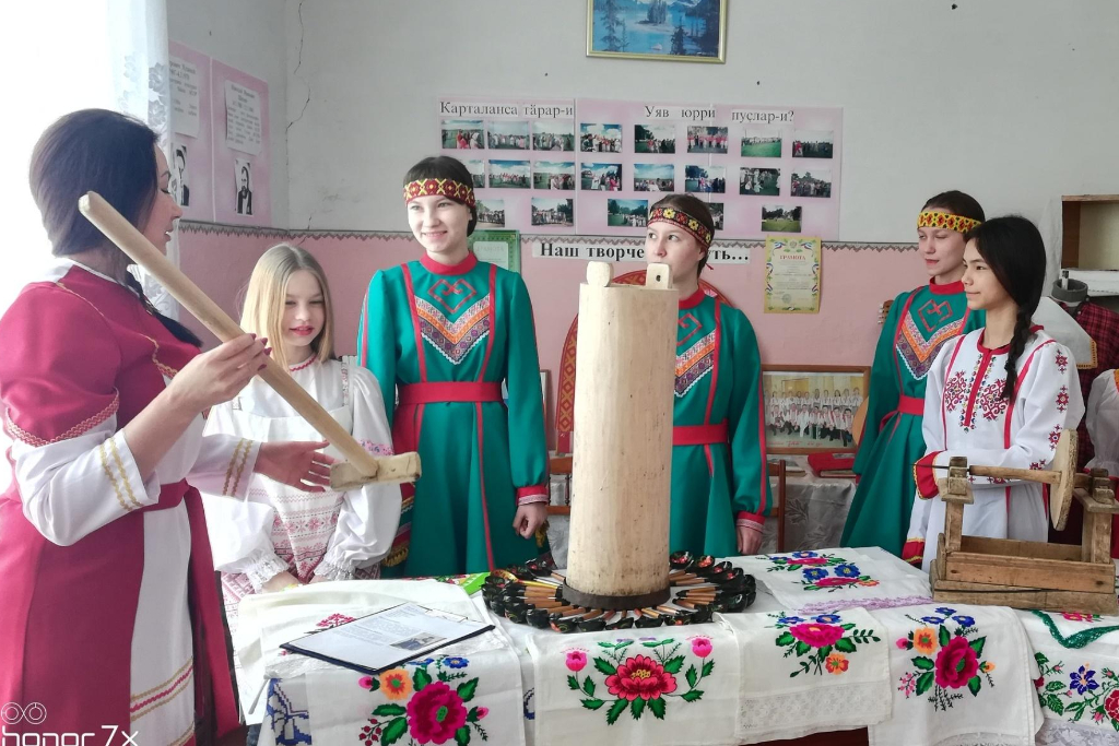 Познавательный час «Обряды и традиции чувашского народа»