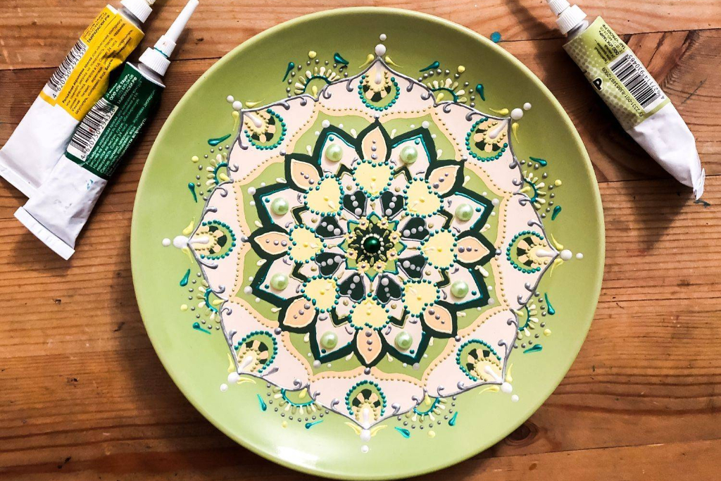 Мастер-класс «Роспись керамической тарелки»