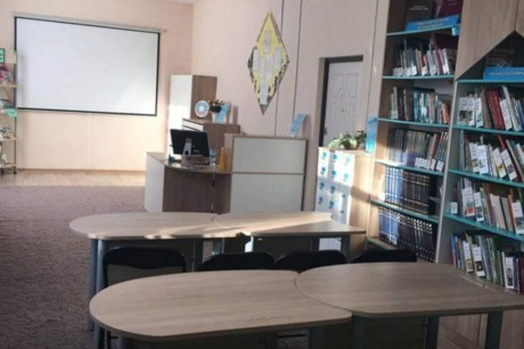 афиша Лесхозская сельская библиотека,  п Урняк, ул Лесная, д 45в