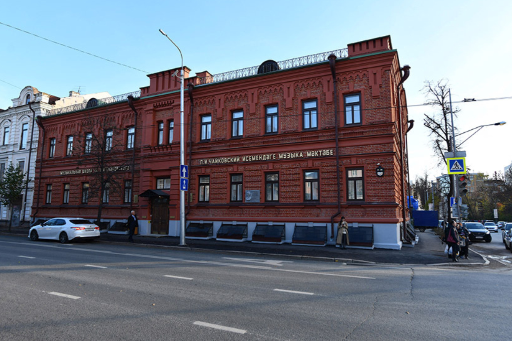 Концерт ДМШ №1 им. П.И. Чайковского  "Навстречу лету"