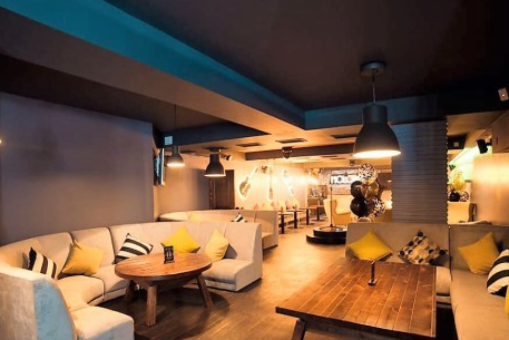 афиша Bar "Эстрада" ул. Маерчака 36, РК "Космос"