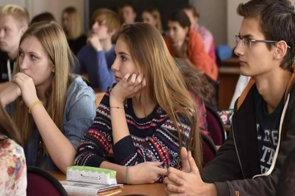 Игра «Герои, которые вдохновляют»