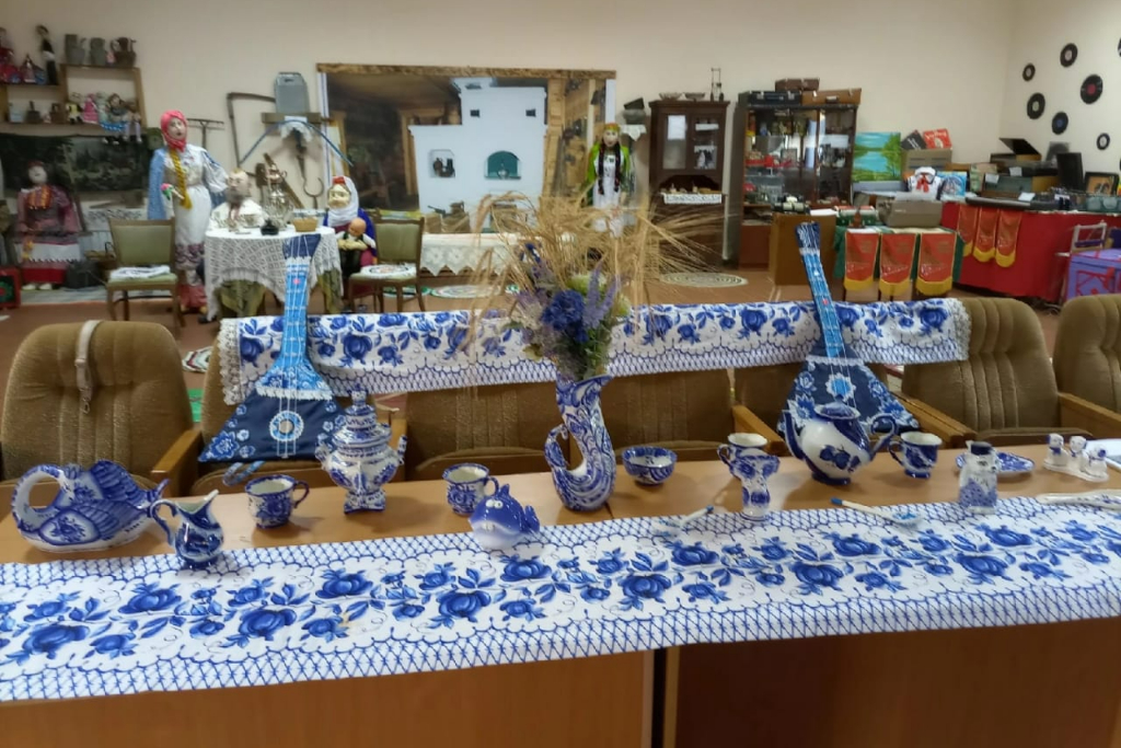 Выставка  «Волшебная гжель»