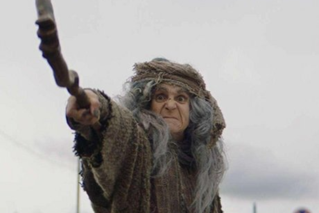 Баба Яга. Спасает мир