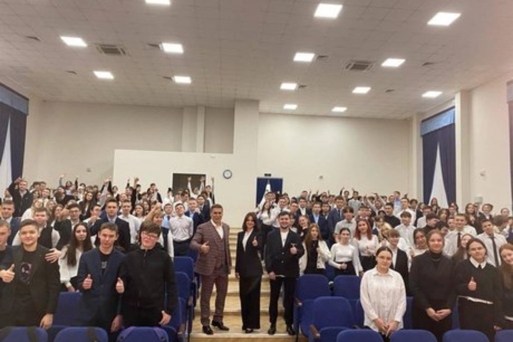 «Кино и музыка. За победу»