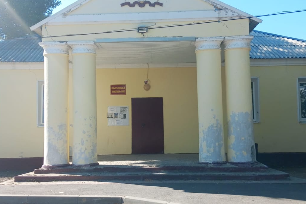 "Герои живы в камне"