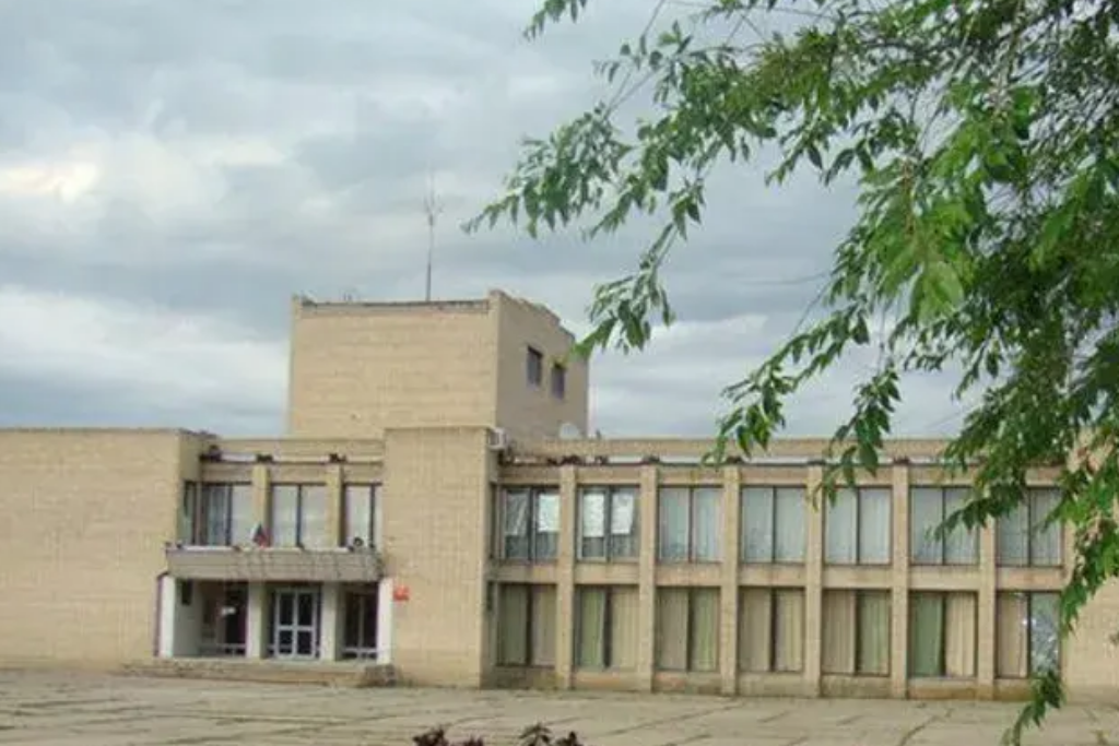 афиша Библиотека п. Юловского, Сальский р-н., п. Юловский, ул. Ленина, д 16