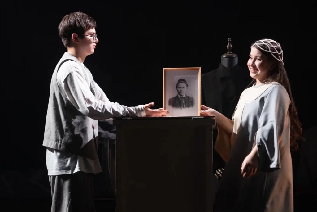 Спектакль «Тринадцать/Унөч» / Студия «Апуш»