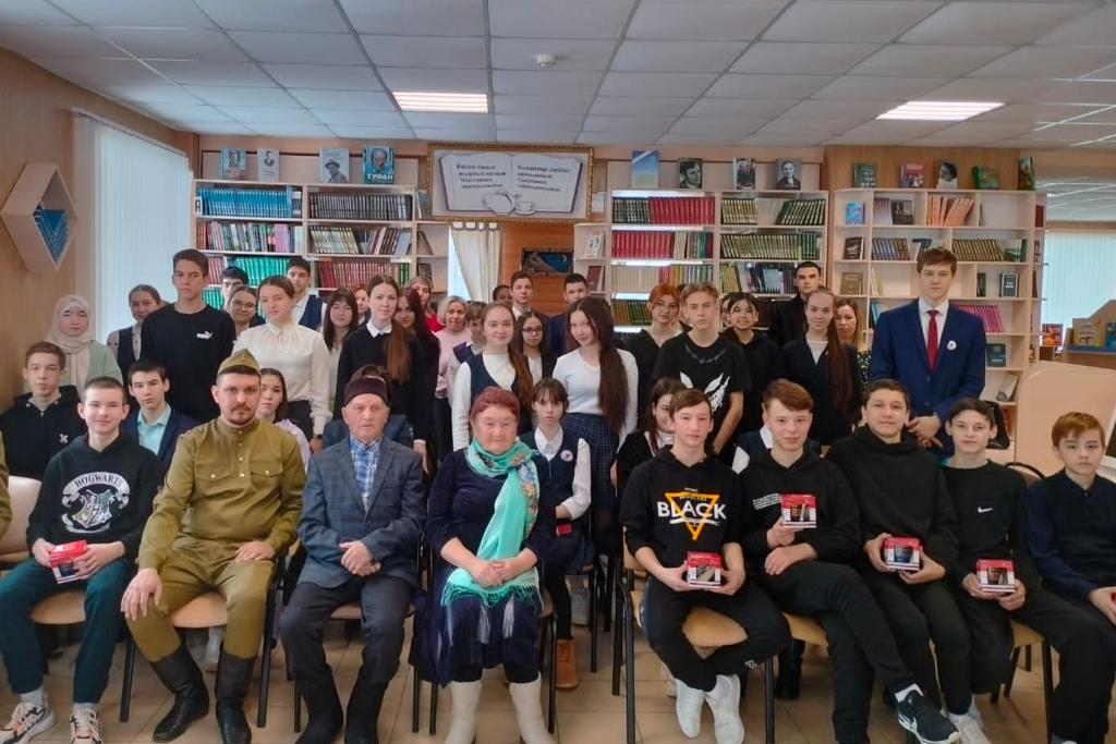 В рамках проекта Пушкинская карта вечер памяти ВОВ и мастер – класс «Живое пламя»