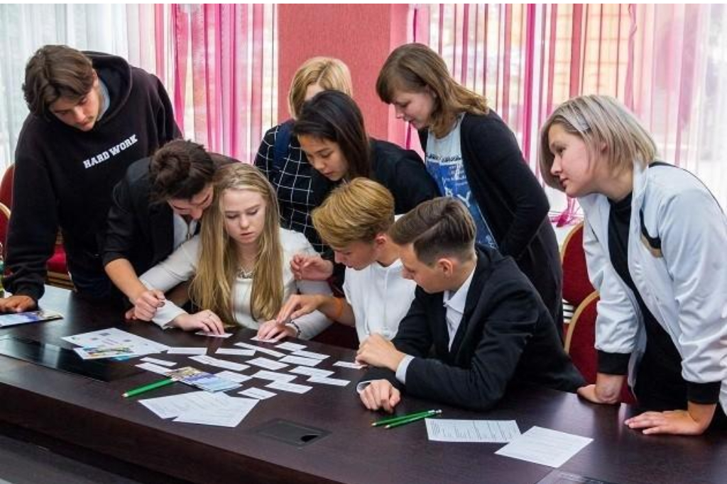 "Сюжет для спора"