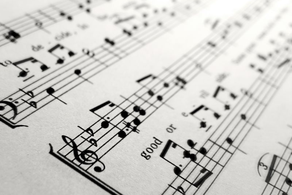 Мастер-класс «Новогодние мелодии: домашнее музицирование на фортепиано»