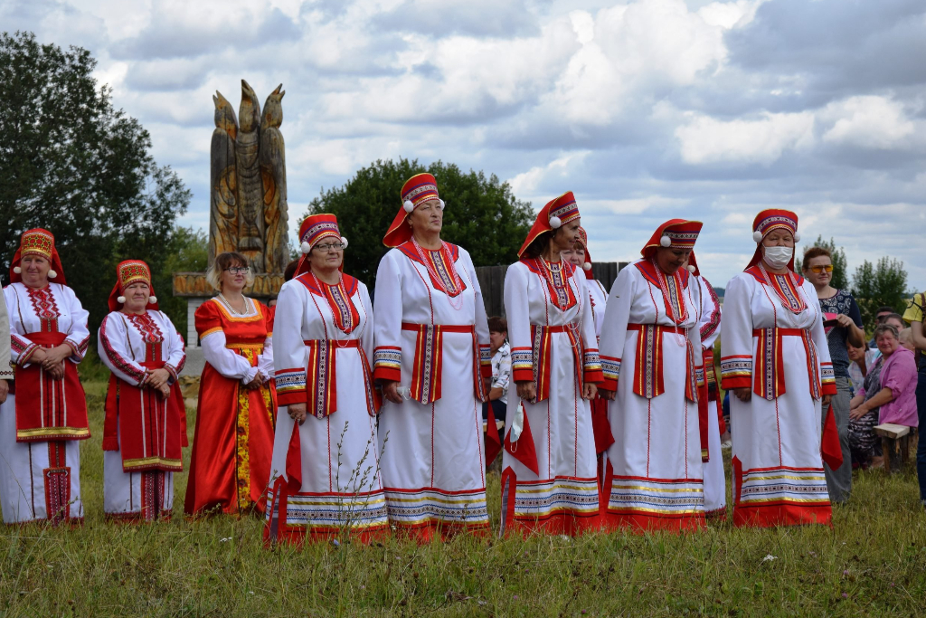 "Семейные обряды и традиции мордвы каратаев"