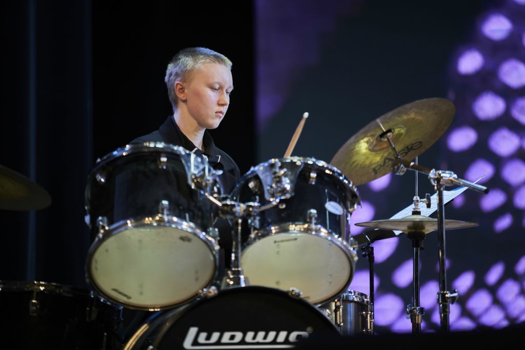 Мастер-класс «Основы игры на ударной установке»