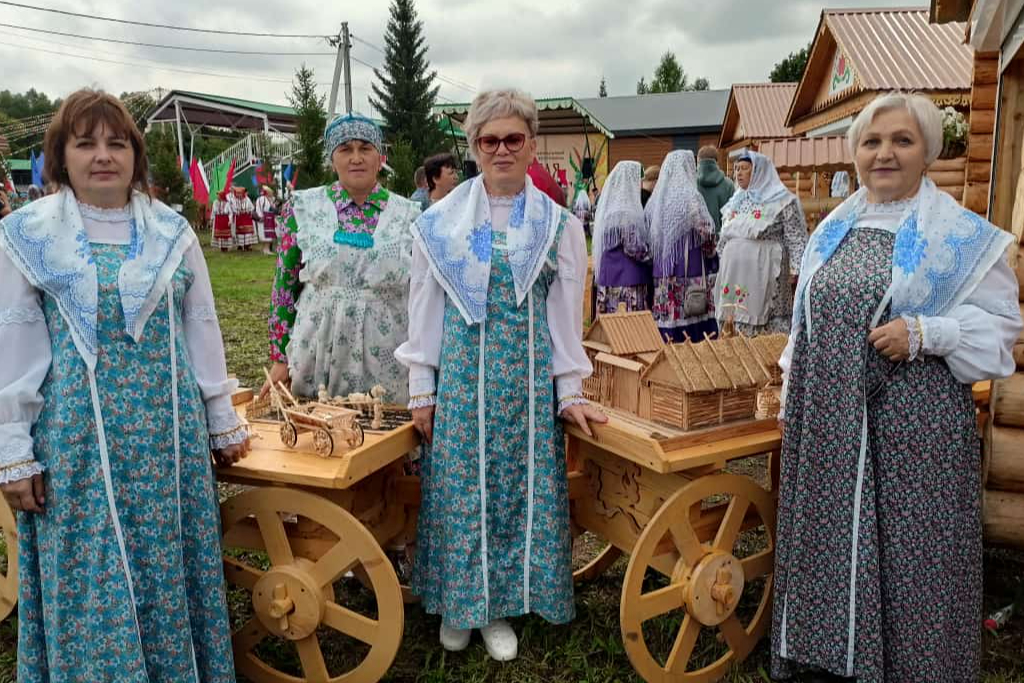 Фольклорный праздник «Посиделки в русской горнице»