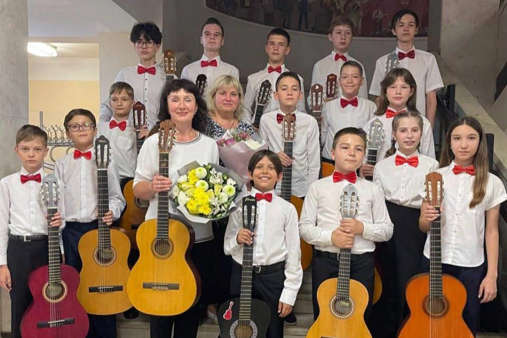 Концерт-лекция «Мои первые песни на гитаре»