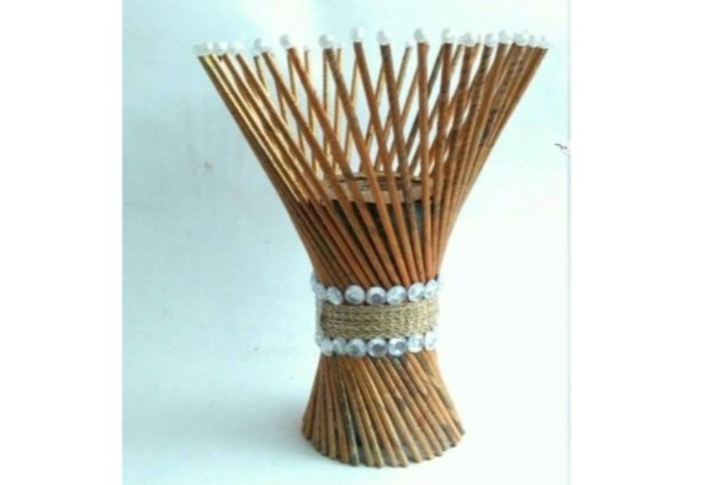 Ваза из бамбуковых палочек
