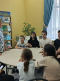 Выставка-обзор «Гордимся подвигами предков, изучаем историю страны»