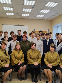 Литературный час «Стихи, рождённые войной»