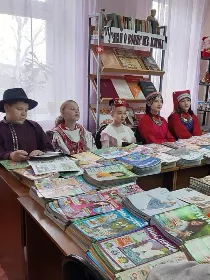 Литературная гостиная 'Через книгу к миру и согласию'