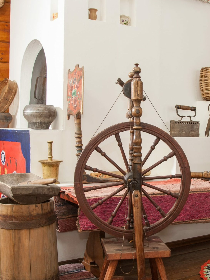 «Предметы старины далекой»