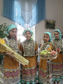 Фолк-урок «Дружно величаем, три Спаса отмечаем»