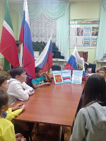 Выставка 'Флаг державы - символ славы'