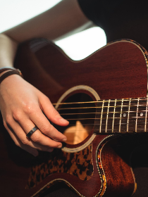 Мастер-класс «Изучение навыков виртуозных приемов игры на гитаре»