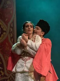 Музыкальная комедия по одноименной оперетте Узеира Гаджибекова «Аршин мал алан»