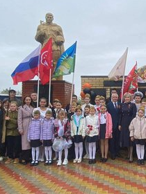 Патриотический час 'Сквозь годы звенит Победа'